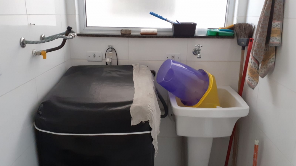 VENDO APARTAMENTO NO CENTRO DE